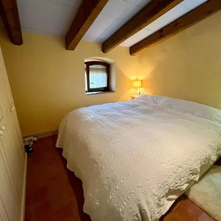 Renovated Barn With Garden And Pool - For 8 Holiday home