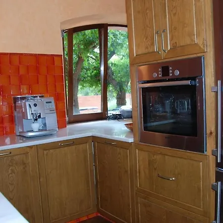 Holiday home Renovated Barn With Garden And Pool - For 8 *