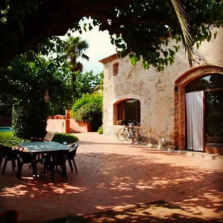 Renovated Barn With Garden And Pool - For 8